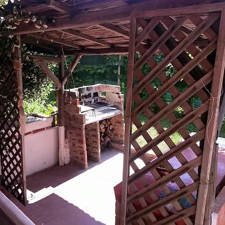 Rifugio 9 Km Da Recco Oda ve Kahvaltı *