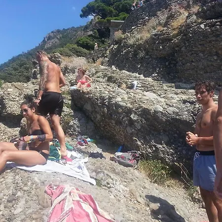 Rifugio 9 Km Da Recco Panzió