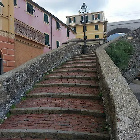 Oda ve Kahvaltı Rifugio 9 Km Da Recco