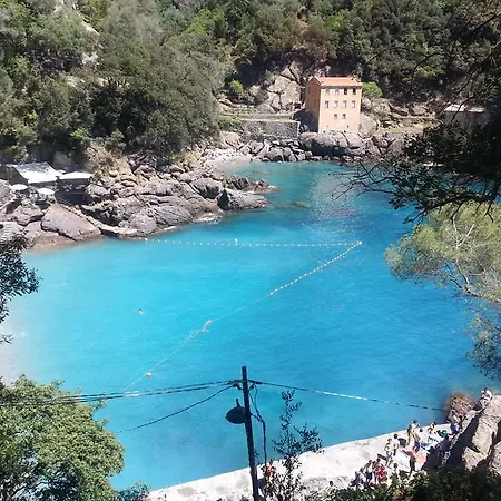 Oda ve Kahvaltı Rifugio 9 Km Da Recco