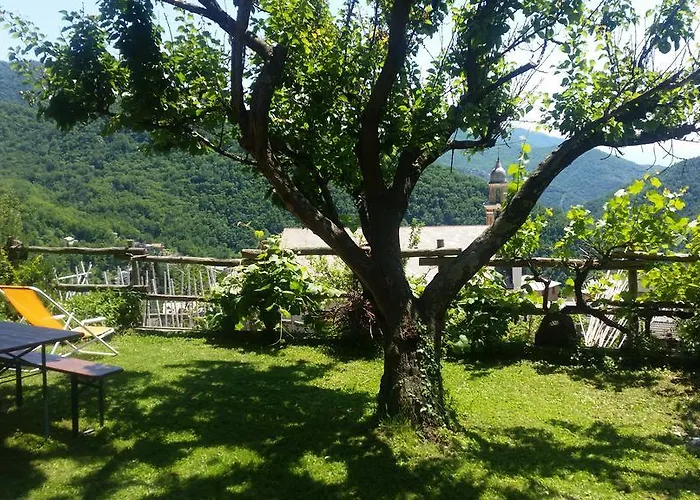 Rifugio 9 Km Da Recco Alojamento de Acomodação e Pequeno-almoço Uscio