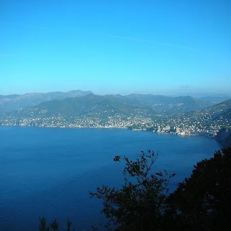 Rifugio 9 Km Da Recco Couette-café *